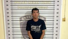 Unit Reskrim Polsek Medan Timur mengamankan Hendrik Efendi Batubara alias Een (39), pelaku pencurian HP dengan modus SKSD di kawasan Jalan HM Yamin, Medan Timur, Selasa (21/10/2025) dini hari.  Foto: Dok. Polsek Medan Timur
