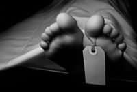 Diketahui sang istri bernama Cindy Desta Nanda (28), meninggal dunia, sementara sang suami Gilang Kurniawan (28) sempat pingsan dan dilarikan ke rumah sakit.