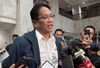 Menteri Keuangan Purbaya Yudhi Sadewa menjawab pertanyaan wartawan dalam wawancara cegat di kantor Kementerian Keuangan, Jakarta, Selasa (21/10/2025).