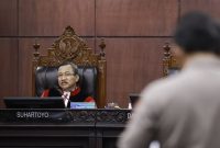 Ketua Mahkamah Konstitusi (MK) Suhartoyo (kiri). Foto: Antara