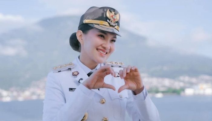 SHERLY TJOANDA Nangis, Anaknya Harus Bekerja Setelah Benny Laos Meninggal