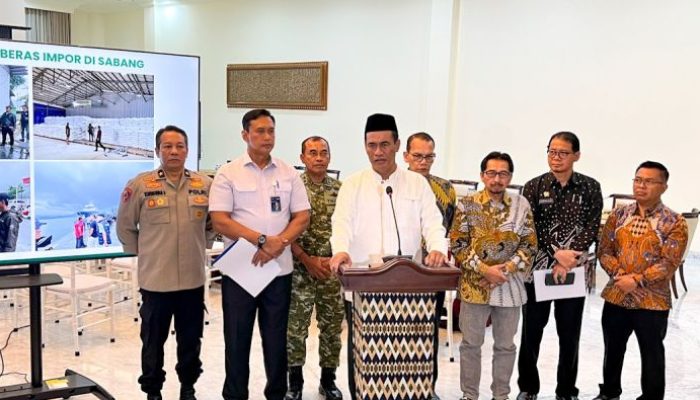 Gudang Beras di Sabang Disegel: Impor 250 Ton Diduga Ilegal, Mentan Andi Amran Turun Tangan