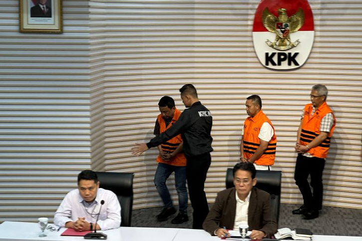 Abdul Wahid ditahan KPK