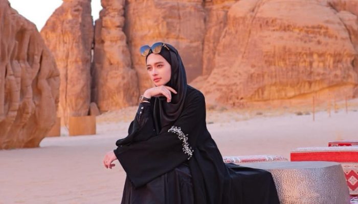 Artis IR Diduga Jadi Selingkuhan Suami Wardatina Mawa, Benarkah?