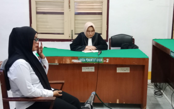 Sukatmi, mantan Pj Kades Sukadame, menjalani sidang putusan kasus korupsi dana desa di Pengadilan Tipikor Medan