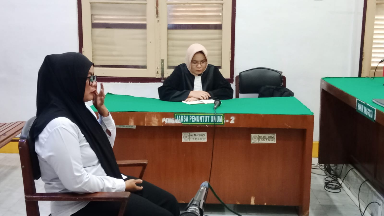 Sukatmi, mantan Pj Kades Sukadame, menjalani sidang putusan kasus korupsi dana desa di Pengadilan Tipikor Medan