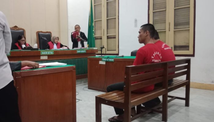 Dua Warga Medan Didakwa Curi Aset PT KAI, Besi 1 Ton Dibawa Pakai Mobil Ertiga