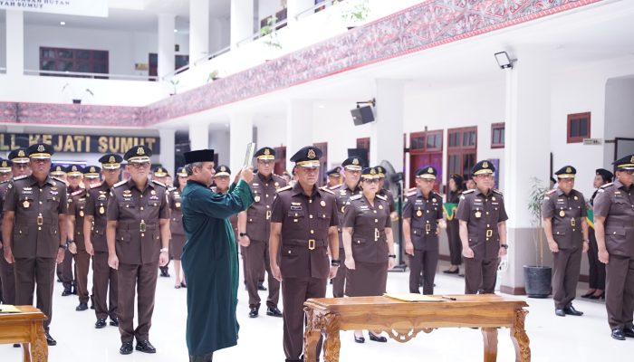 Kejati Sumut Mutasi 15 Kajari, Harli Siregar Ingatkan Fokus Pemberantasan Korupsi