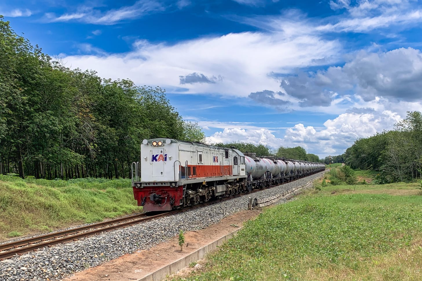 angkutan barang KAI Sumut