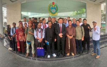 Gubernur Sumut Bobby Nasution menggelar pertemuan dengan Sekber Gokesu terkait rencana penutupan PT Toba Pulp Lestari