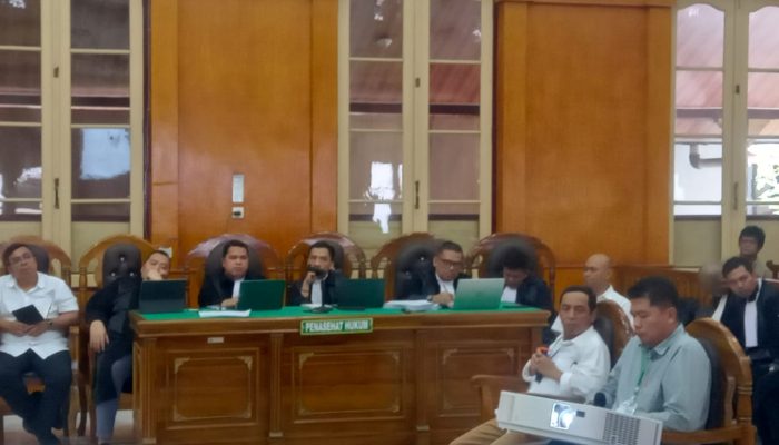 Putusan Ditunda, Ayah–Anak Terdakwa Suap Proyek Jalan PUPR Sumut Gagal Divonis