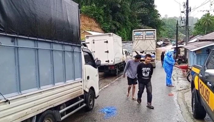 Longsor dan Banjir Lumpuhkan Jalur Padangsidimpuan–Sibolga, Sopir Terjebak 24 Jam
