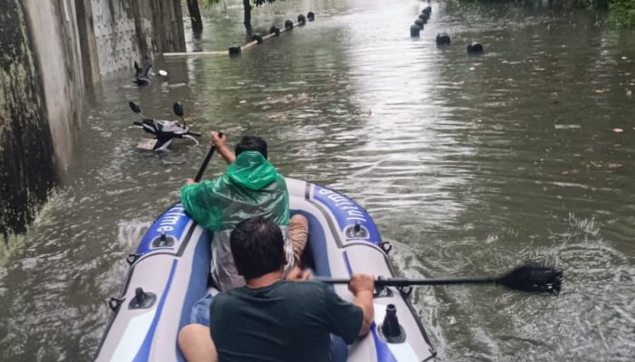 Evakuasi Banjir di Sei Mati Terhambat: Dua Perahu BPBD Bocor, Ratusan Warga Masih Terjebak