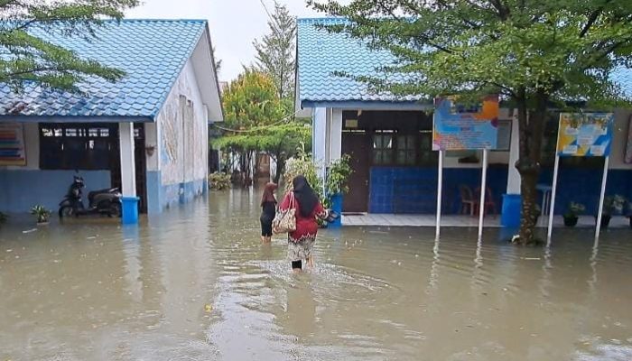 Sekolah di Deli Serdang Terendam Banjir hingga 50 Cm, Pembelajaran Dialihkan ke Sistem Daring