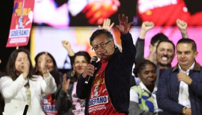 Apa Jadinya Seorang Presiden Ketahuan Kunjungi Klub Tari Telanjang? Ini yang Menerpa Presiden Kolombia Gustavo Petro!