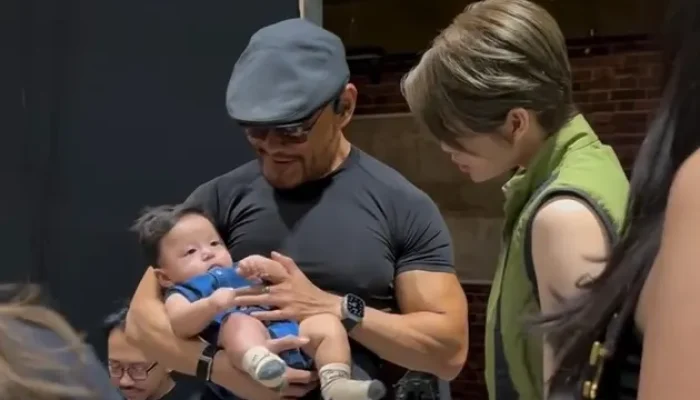 Deddy Corbuzier Bikin Gemas Warganet Saat Gendong Anak Erika Carlina, Baby Andrew Tampak Nyaman