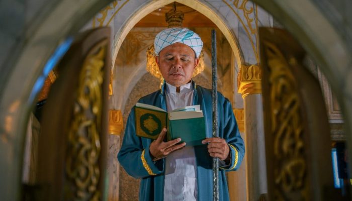 Naskah Khutbah Jumat: Dua Tanda Dicabutnya Rasa Syukur dari Hati Seorang Muslim