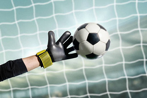 Ronny Pasla kiper timnas Indonesia penepis penalti Pele