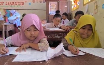 anak korban banjir Batang Toru