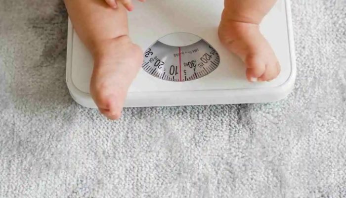 Pasangan Pengantin Wajib Catat Berat Badan Bayi Normal Setiap Usia