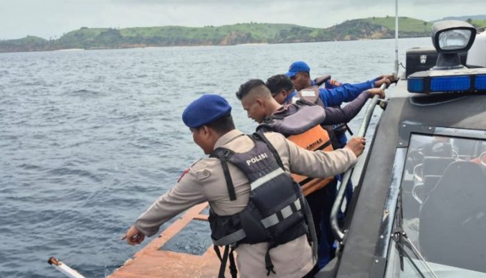 Pencarian Korban Kapal Wisata di Pulau Padar Berlanjut, Tim SAR Temukan Serpihan KM Putri Sakinah