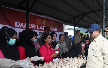 Prabowo Cek Dapur Umum Bencana