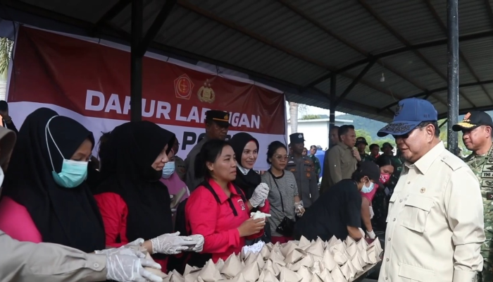 Presiden Prabowo Cek Dapur Umum dan Pengungsian Warga Tapanuli yang Terdampak Bencana