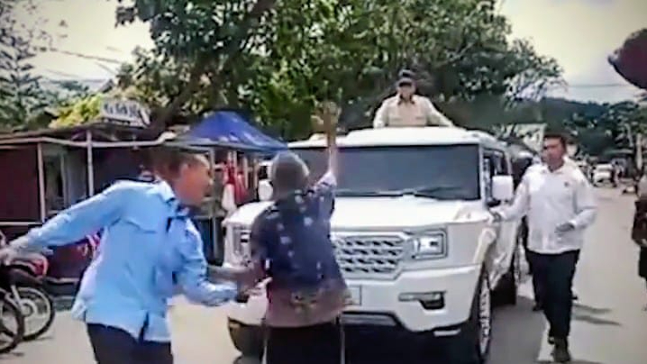 Pria hadang mobil Presiden Prabowo