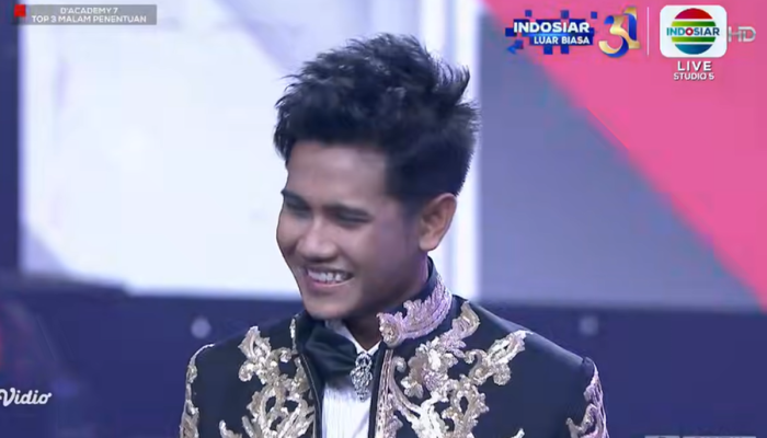 Profil Valen Sang Pemenang Dangdut Academy 7 2025 Raih Hadiah Rp300 Juta