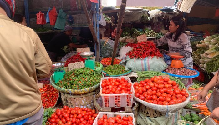 Kebanjiran Pasokan Dari Simalungun, Harga Cabai Merah Di Deli Serdang Anjlok Hingga Rp 30.000
