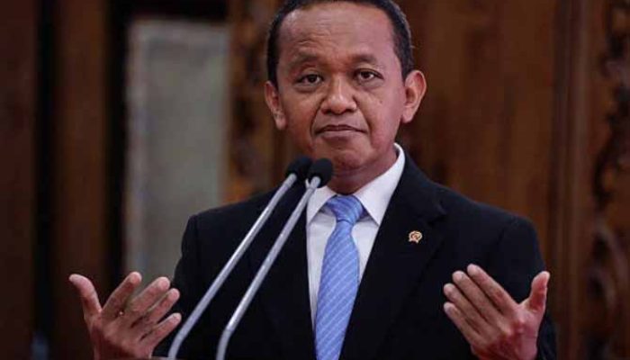 Bahlil Sebut Stok BBM Sumatera Aman, Warga Langsung Protes: “Nggak ada cukup, Pak! Di sini kosong, Pak!”