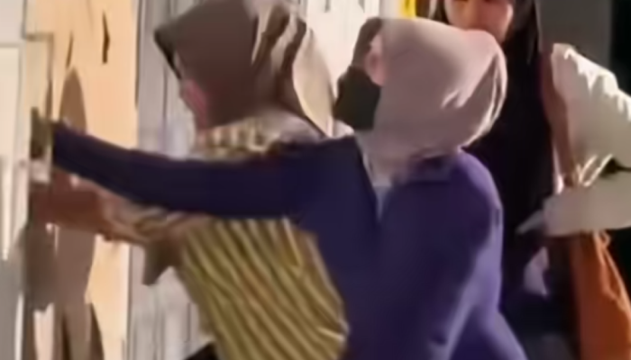 Viral! Aksi Nekat Omak-omak Mau Jarah Minimarket di Aceh Dikecam Netizen: Bukan Korban Banjir!