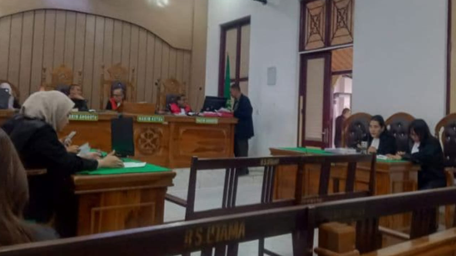 JPU membacakan dakwaan dua terdakwa kasus penyimpanan dan peredaran 35,9 kilogram sabu secara daring di Pengadilan Negeri Medan, Kota Medan, Sumatera Utara, Kamis 8 Januari 2026.