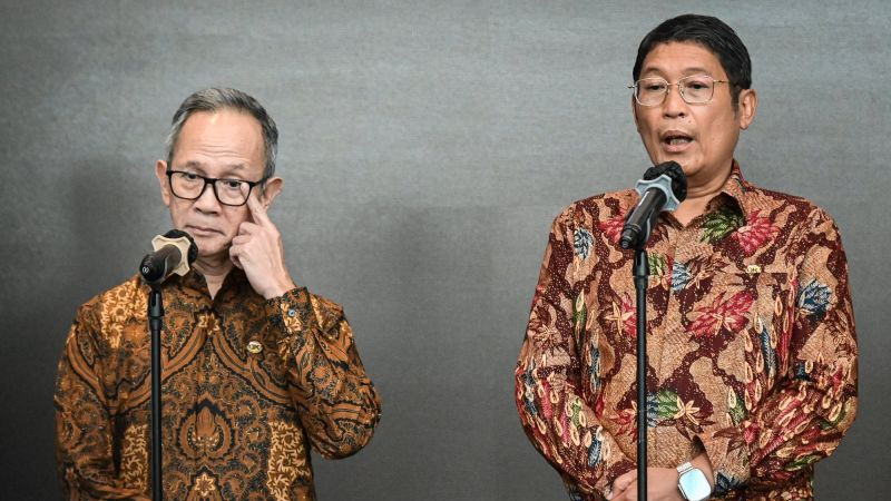 Ketua OJK mundur