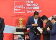 Trofi Asli Piala Dunia Dipamerkan di JCC Jakarta, Erick Thohir Dorong Swasta Investasi Olahraga