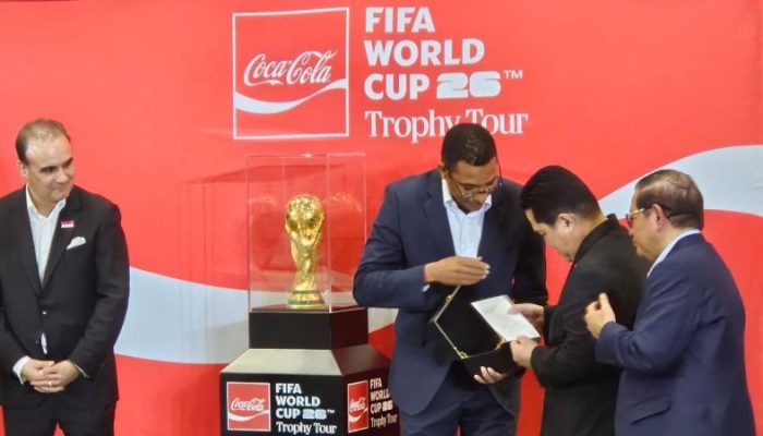 Trofi Asli Piala Dunia Dipamerkan di JCC Jakarta, Erick Thohir Dorong Swasta Investasi Olahraga