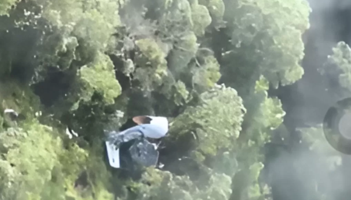 Puing Pesawat ATR IAT Ditemukan di Lereng Gunung Bulusaraung, Maros