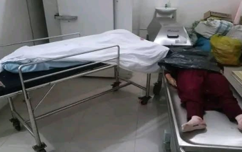 Jenazah korban kecelakaan kereta api Tebing Tinggi akibat Avanza tertabrak KA Sribilah Utama di perlintasan liar