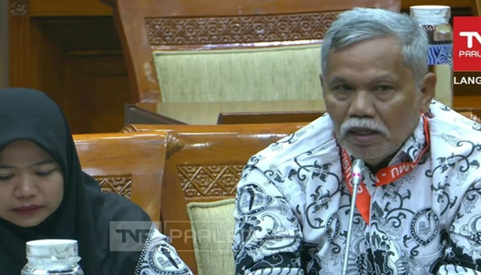 Guru Honorer Muaro Jambi Jadi Tersangka Usai Menertibkan Murid, DPR Minta Perkara Dihentikan