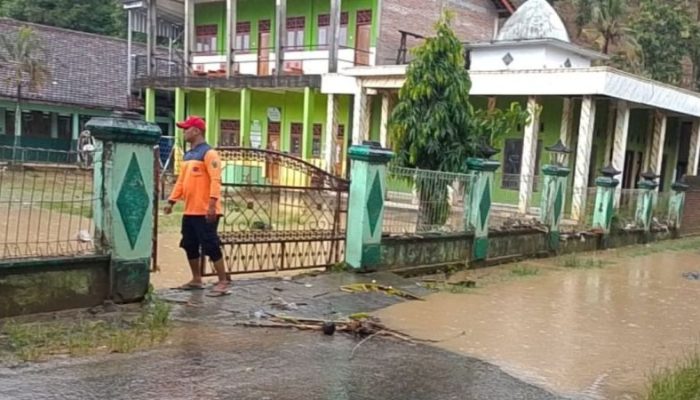 Banjir Bandang Terjang Desa Sumberrejo Jepara, Ratusan Rumah Warga Terdampak