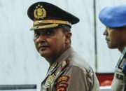 AKBP Didik Putra Kuncoro keluar dari ruang sidang KKEP Mabes Polri usai dijatuhi sanksi PTDH terkait kasus narkotika