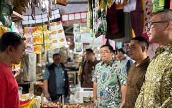 Dewan Pengawas Bulog Sidak Pasar, Pastikan Pasokan Beras SPHP dan Minyak Goreng