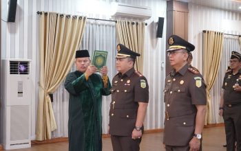 Kajati Sumut Harli Siregar melantik Kajari Deli Serdang dan Padang Lawas di Medan