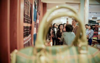 Kahiyang Ayu Promosikan Kriya Sumut kepada Ketua Umum IAD Pusat