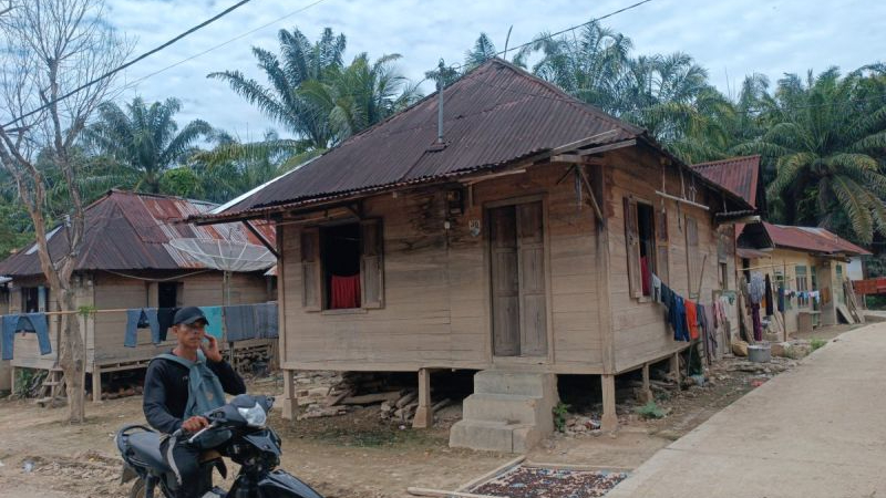 warga tolak relokasi Muara Batang Angkola