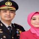 Peran istri AKBP Didik terlihat dalam potret AKBP Didik Putra Kuncoro bersama istrinya saat menjabat Kapolres Bima Kota.