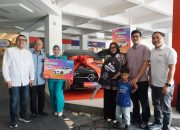 Pelanggan Asal Medan Bawa Pulang Mobil Mewah dari Telkomsel