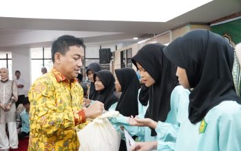 Ketua Ombudsman RI Dorong Solidaritas Sosial saat Doa Bersama dan Santunan Anak Yatim di Masjid Raya Al Ittihad
