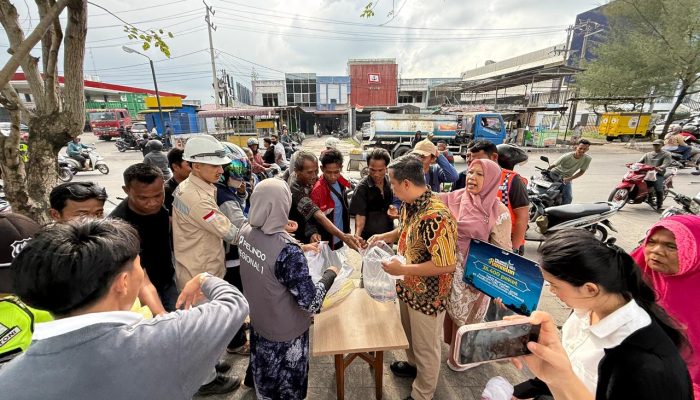 Pelindo Regional 1 Bagikan 8.500 Takjil Gratis, Perkuat Kepedulian Sosial di Ramadan 2026