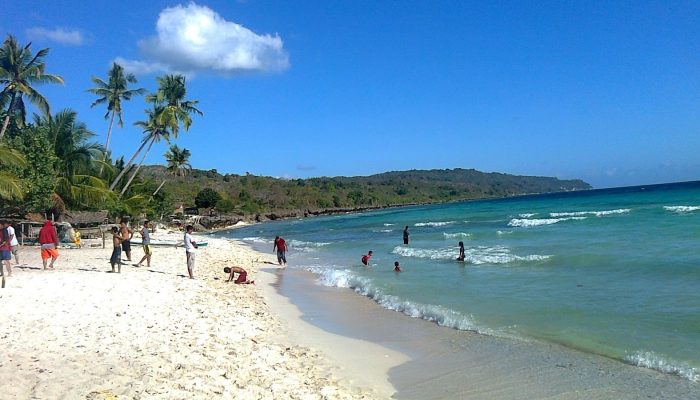 Libur Lebaran 2026, Pengunjung Pantai Pandan Turun Drastis hingga 50 Persen